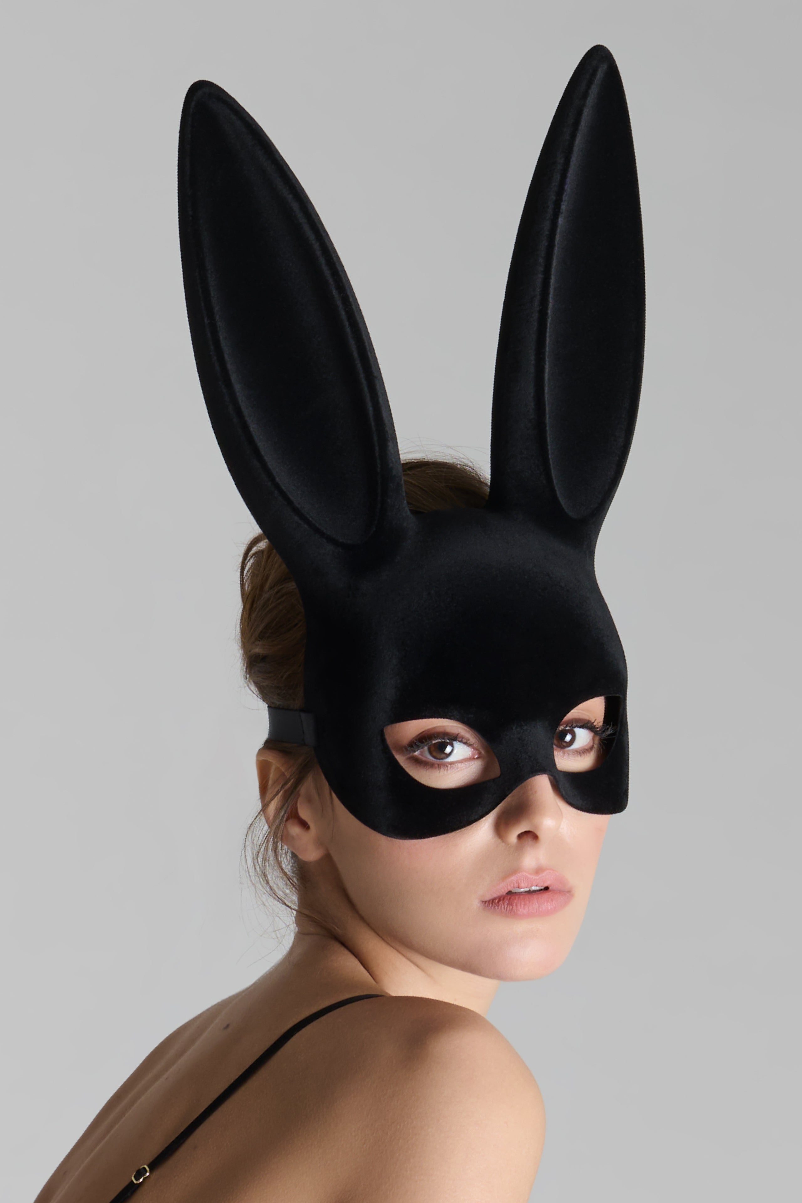 Velvet bunny mask with pompom - Les Fétiches